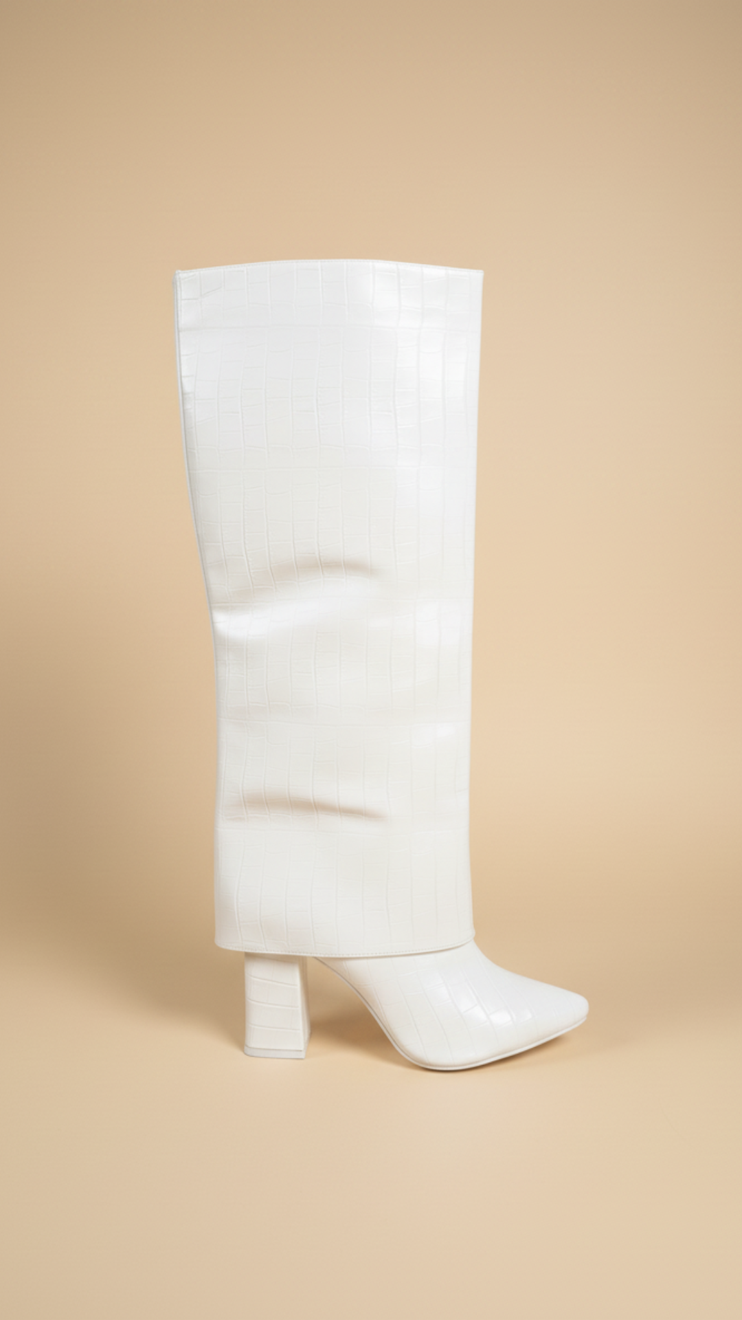 Bota Charol Blanca alta con capote