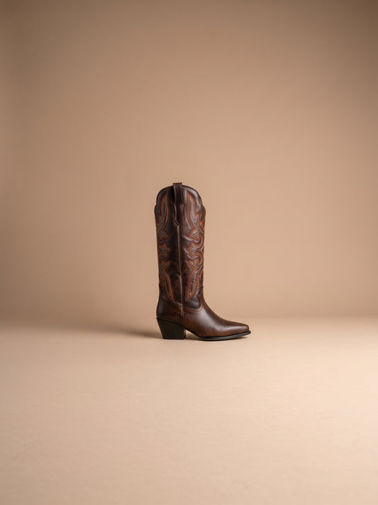 Bota Amaranta Café